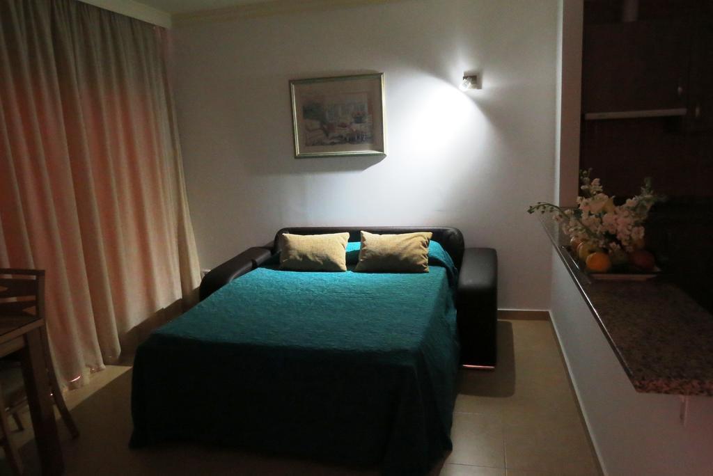 Apartamentos Turisticos Las Yucas Torre Del Mar Exterior foto